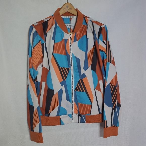 Silversilk L Wolf Zipper Geometric Patterned Jacket - Picture 7 of 7